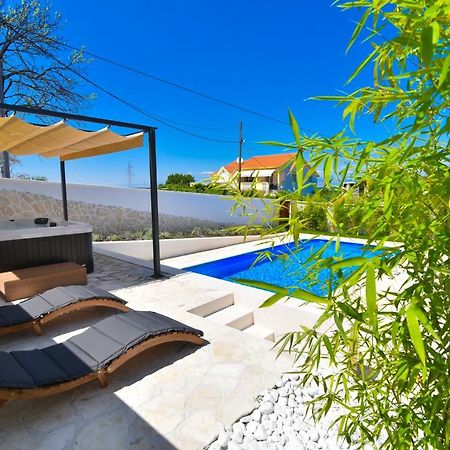 Villa Village Idylle With Heated Pool, Sauna, Jacuzzy And Private Parking Sukošan 외부 사진
