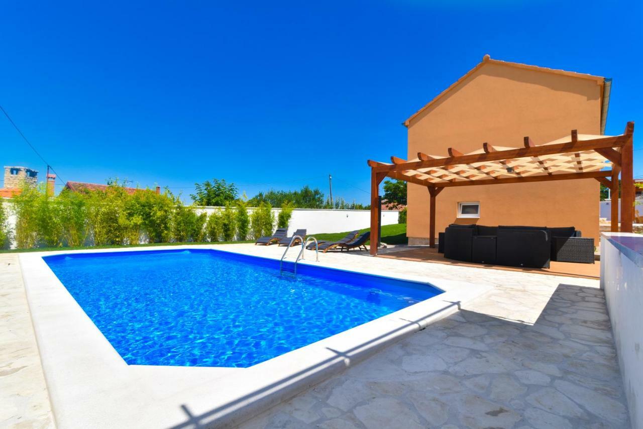 Villa Village Idylle With Heated Pool, Sauna, Jacuzzy And Private Parking Sukošan 외부 사진