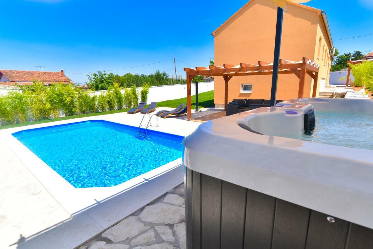 Villa Village Idylle With Heated Pool, Sauna, Jacuzzy And Private Parking Sukošan 외부 사진