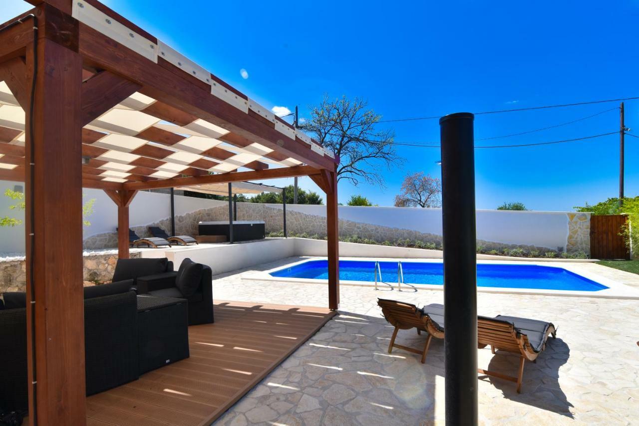 Villa Village Idylle With Heated Pool, Sauna, Jacuzzy And Private Parking Sukošan 외부 사진