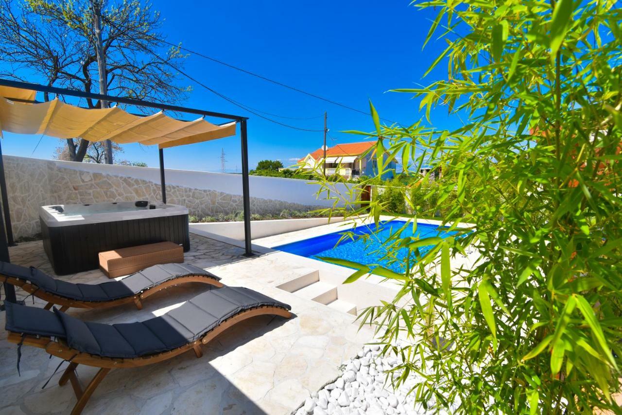 Villa Village Idylle With Heated Pool, Sauna, Jacuzzy And Private Parking Sukošan 외부 사진