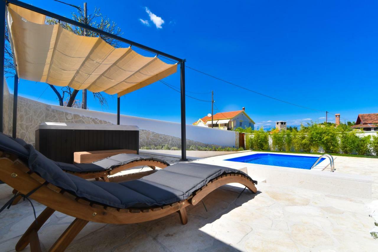 Villa Village Idylle With Heated Pool, Sauna, Jacuzzy And Private Parking Sukošan 외부 사진