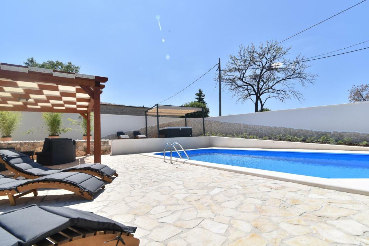 Villa Village Idylle With Heated Pool, Sauna, Jacuzzy And Private Parking Sukošan 외부 사진
