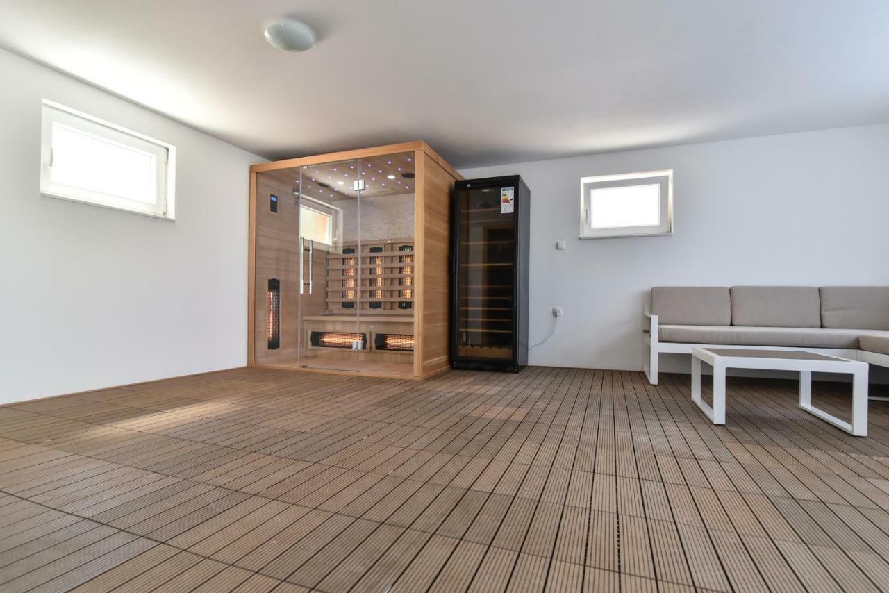 Villa Village Idylle With Heated Pool, Sauna, Jacuzzy And Private Parking Sukošan 외부 사진