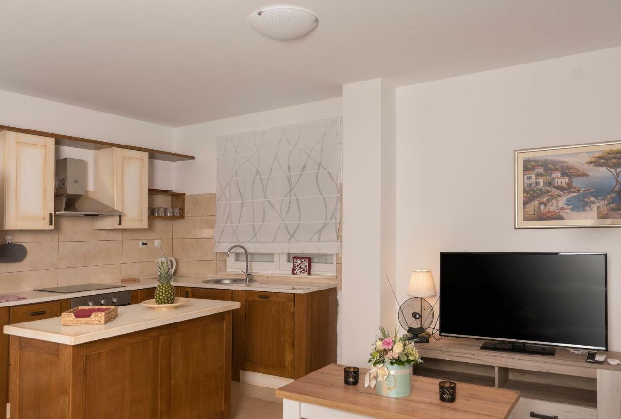 Villa Village Idylle With Heated Pool, Sauna, Jacuzzy And Private Parking Sukošan 외부 사진