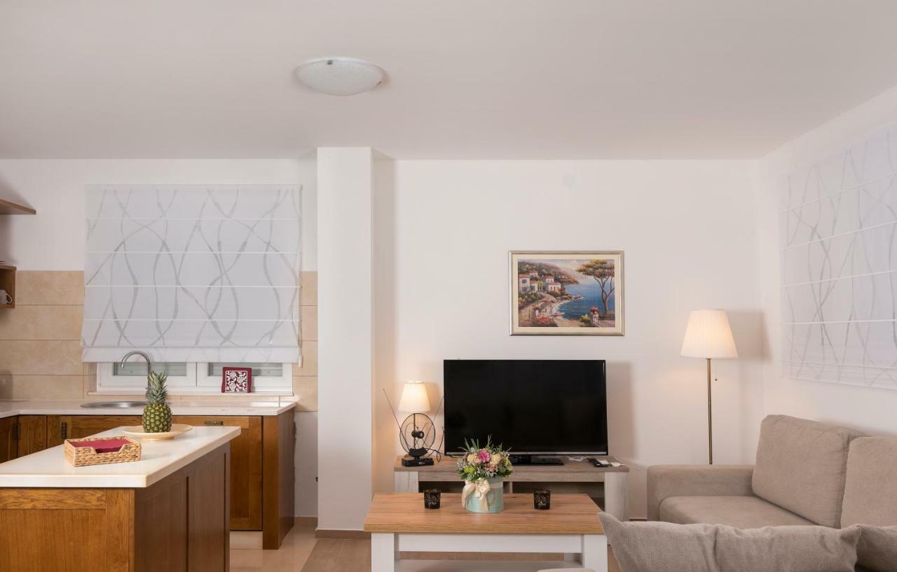 Villa Village Idylle With Heated Pool, Sauna, Jacuzzy And Private Parking Sukošan 외부 사진