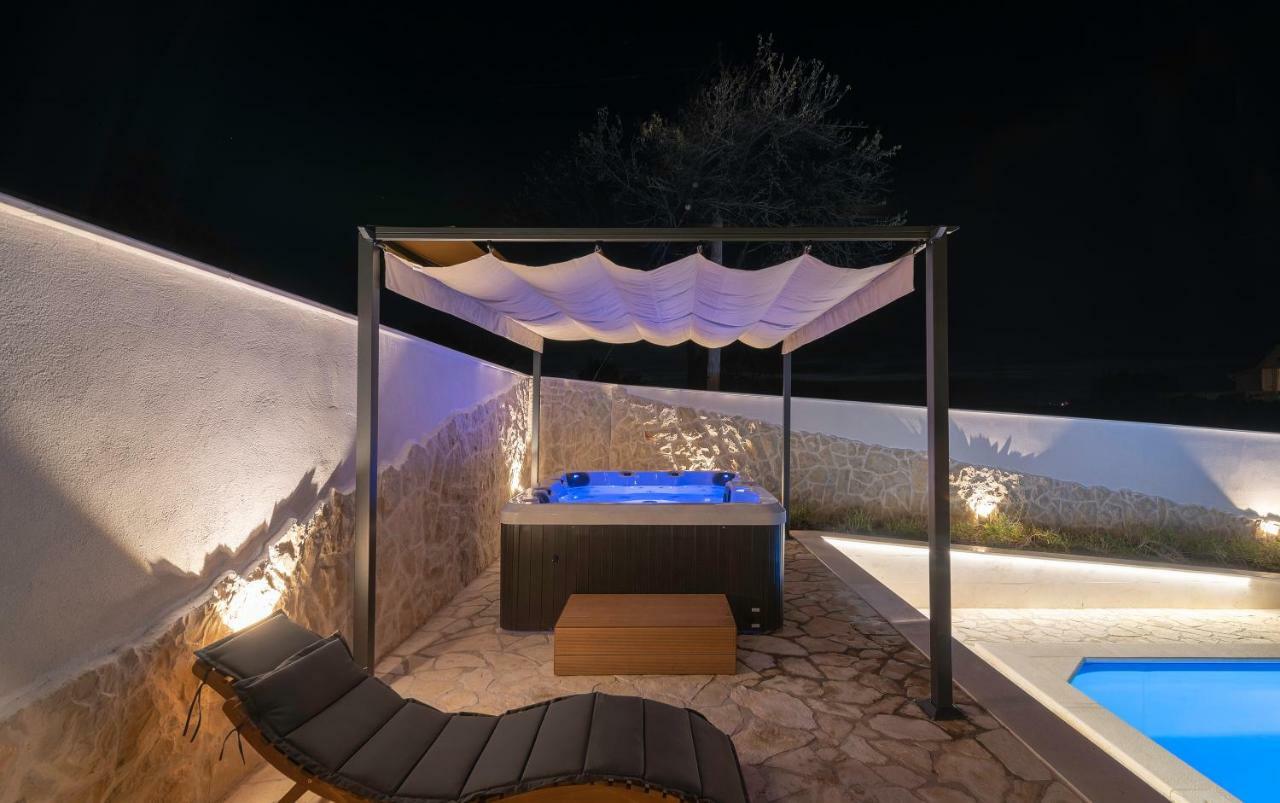 Villa Village Idylle With Heated Pool, Sauna, Jacuzzy And Private Parking Sukošan 외부 사진