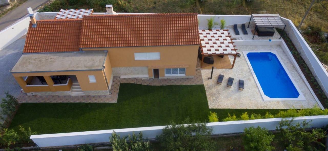 Villa Village Idylle With Heated Pool, Sauna, Jacuzzy And Private Parking Sukošan 외부 사진